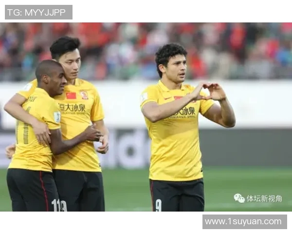 恒大与西悉尼激战正酣比分悬念引发球迷热议 恒大与西悉尼激战正酣比分悬念引发球迷热议